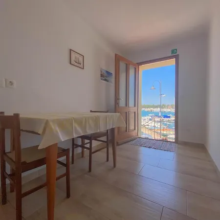 Demark 1 Apartment *